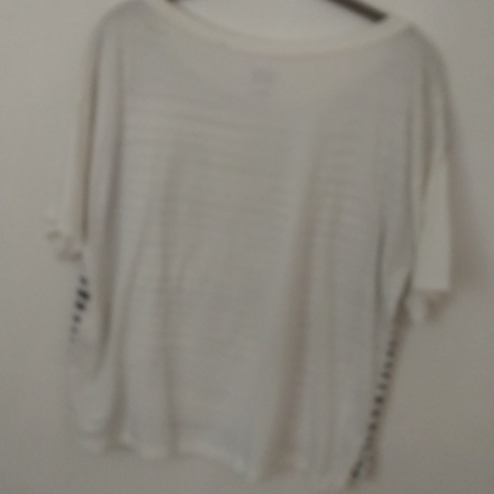 Uniqlo + DISNEY rare Shy Mickey Mouse Graphic Tee - Picture 4 of 5